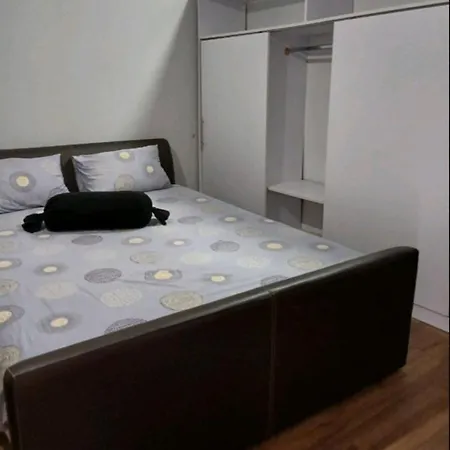 Stan Na Dan Centar Апартаменты Ugljevik